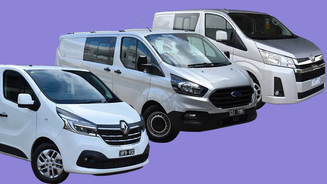 Ford Transit Custom 340L DCiV vs Renault Trafic Crew Lifestyle vs Toyota HiAce Crew Van 2021